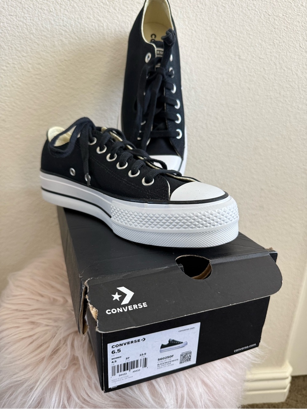 Converse Chuck Taylor All Star Lift Ox Platform Sneakers Women’s 6.5 Black White